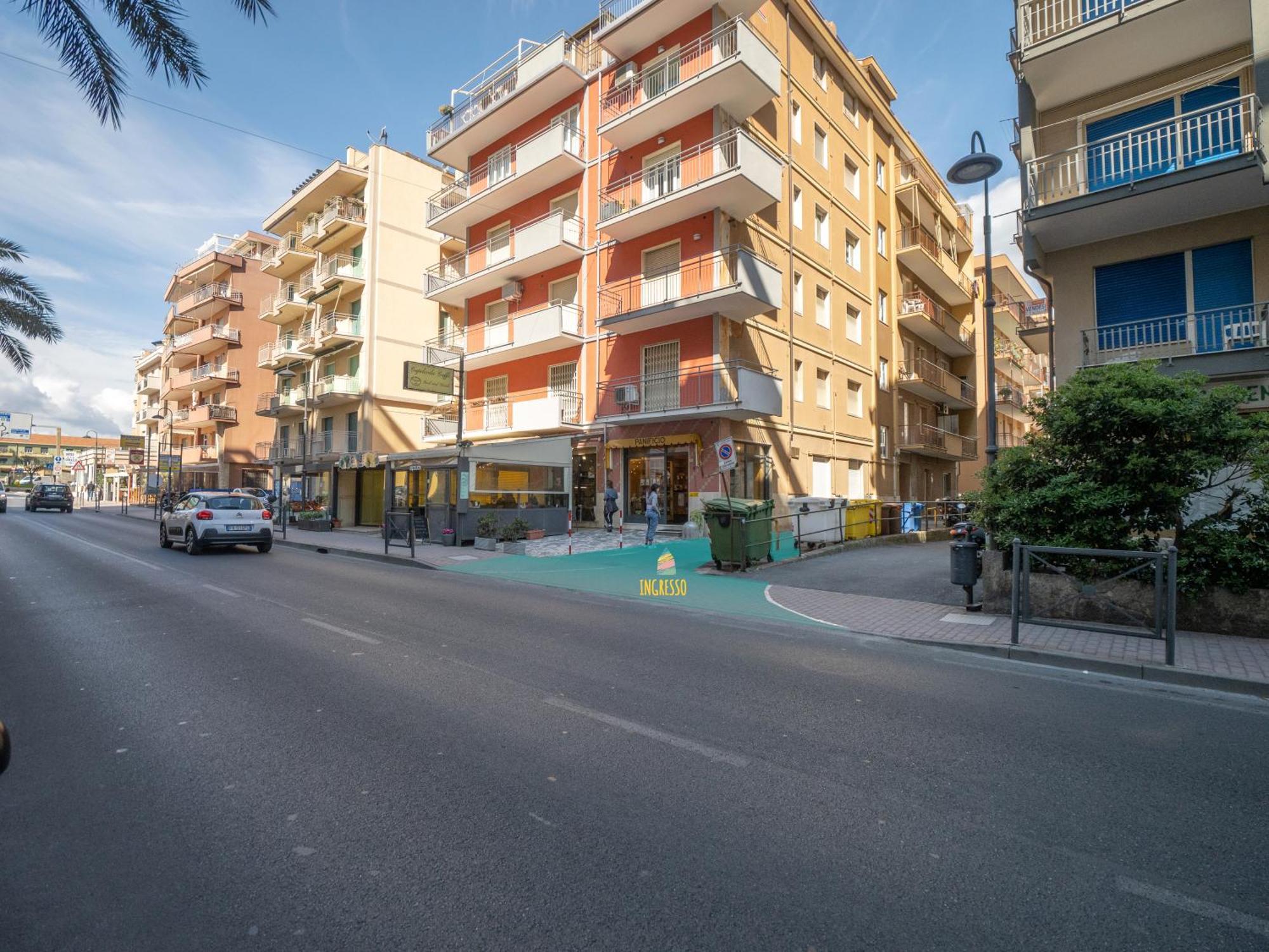 Babyaccomodation Family Bright Pietra Ligure Exterior photo